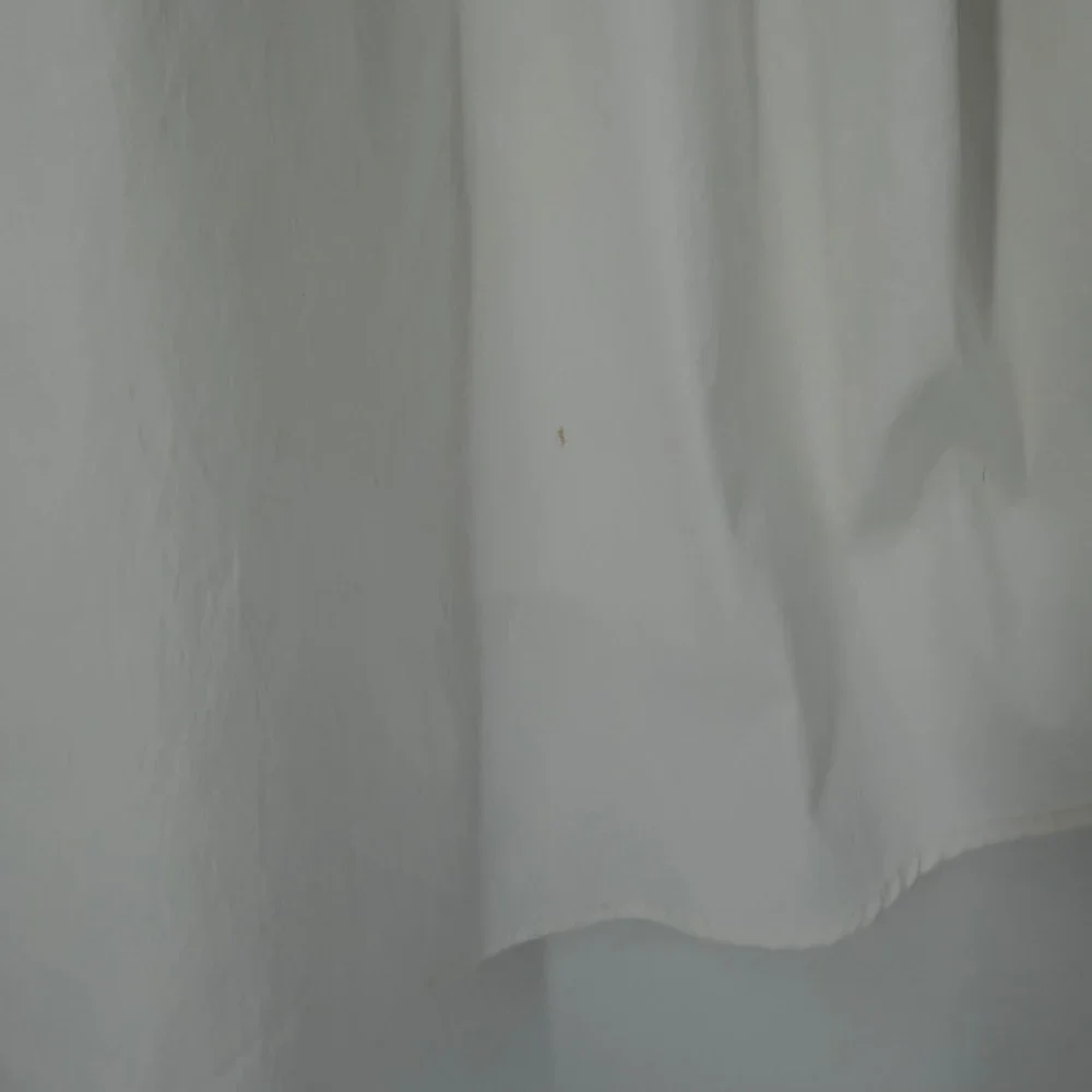 Athleta Levitate Poplin Tee Womens Medium White V-Neck Smocked Puff Sleeve Top